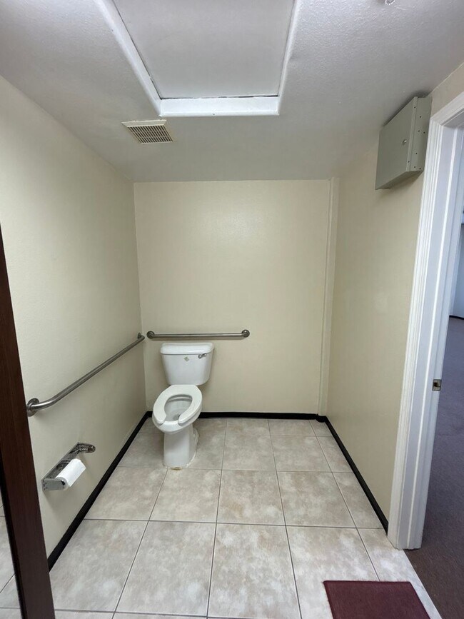 Building Photo - 2050 Artesia Blvd