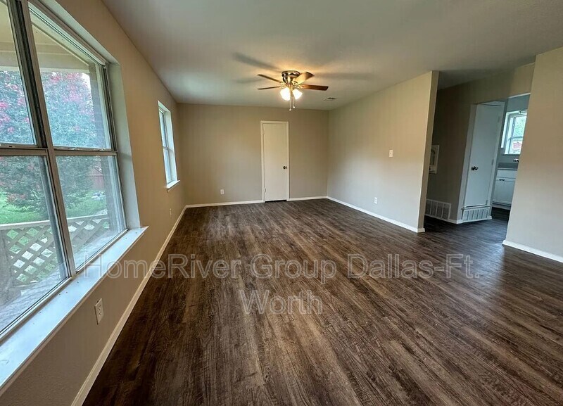 Building Photo - 712 S Riggins St