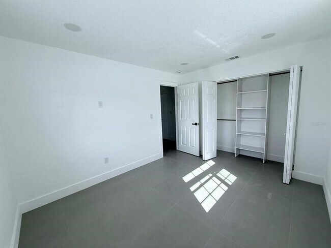 Building Photo - 720 Capri Blvd
