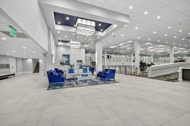 Building Photo - 7076 Huntington Ln