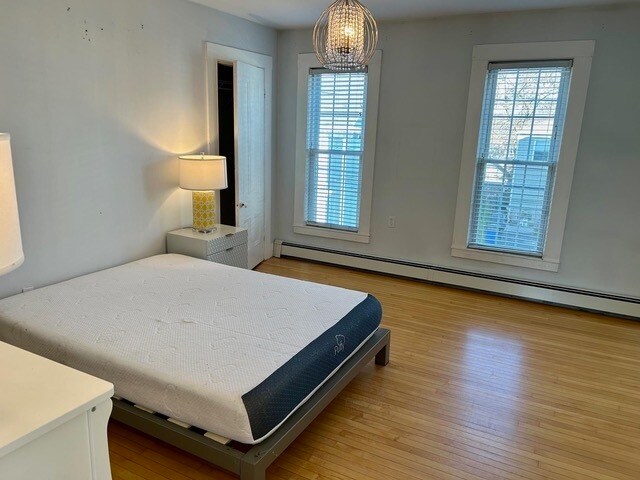 Spacious Bedroom with 2 Closets - 28 Langdon St