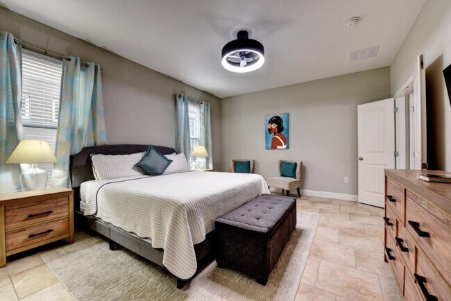 Building Photo - 5254 Wildwood Wy