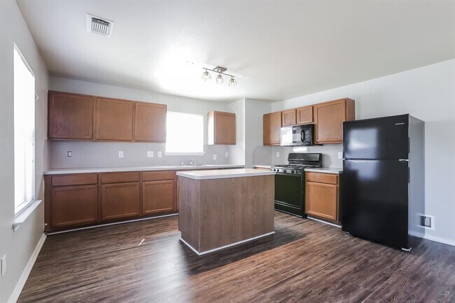 Building Photo - 7934 Tawny Bluff Ct