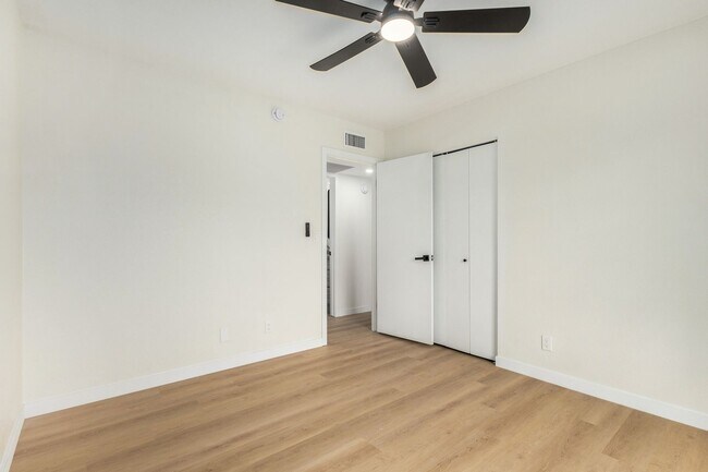 Building Photo - Fully Remodeled 4-Bedroom Home in Prime Gi...