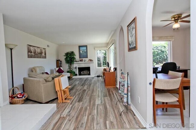 Building Photo - 14051 Hermosillo Way