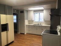 Building Photo - One Bedroom One Bath Duplex , Tenant only ...