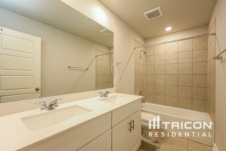 Building Photo - 13536 Emerson Wy