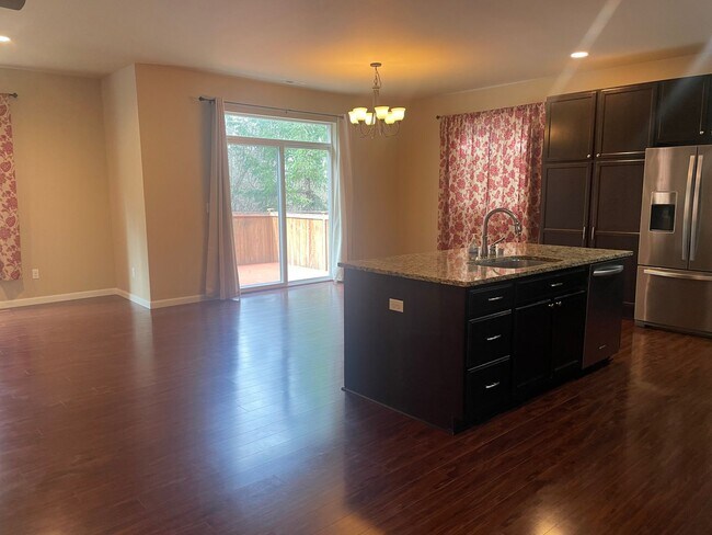 Building Photo - Beautiful 4BR Lacey home
