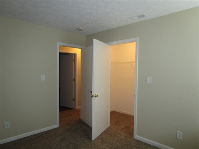 Building Photo - 1283 Spring Lake Dr