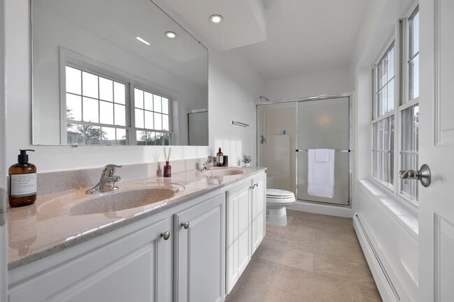 Building Photo - 163 Silver Lake Rd