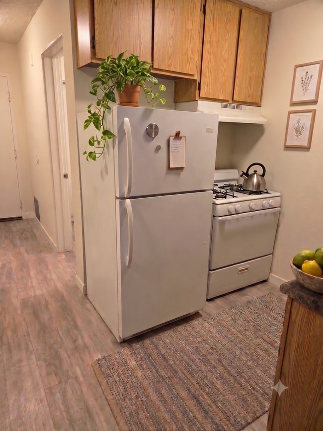 Interior Photo - 10075 Tujunga Canyon Blvd