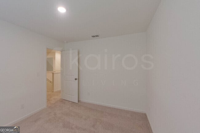 Building Photo - 109 Flat Rock Ml Trl