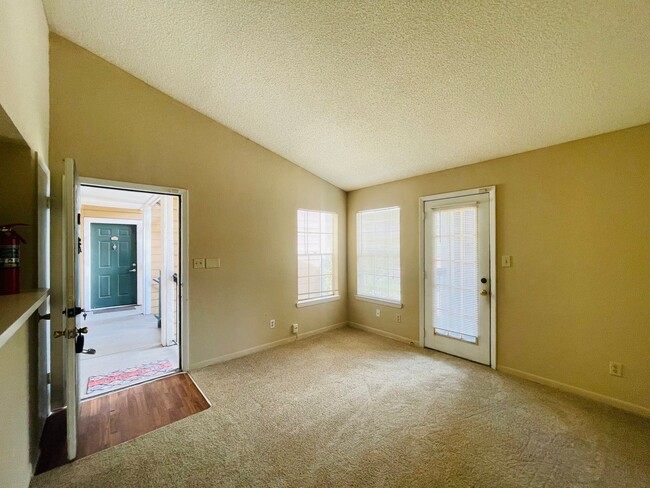 Building Photo - 1X1 Condo for Rent at Regency Gardens Cond...
