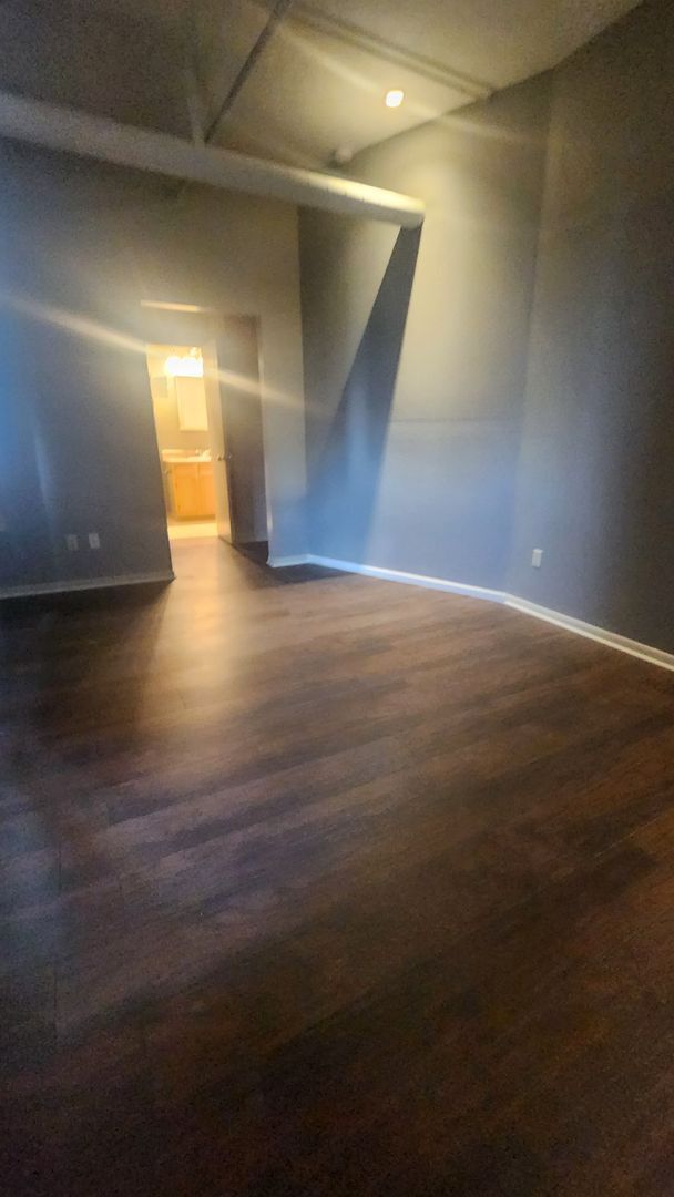 Building Photo - MOVE IN SPECIAL - $200 OFF EACH MONTH FOR 6 MONTHS*** (12 month lease required)