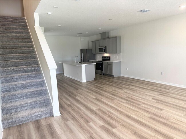 Building Photo - 6364 Tabebuia Pkwy