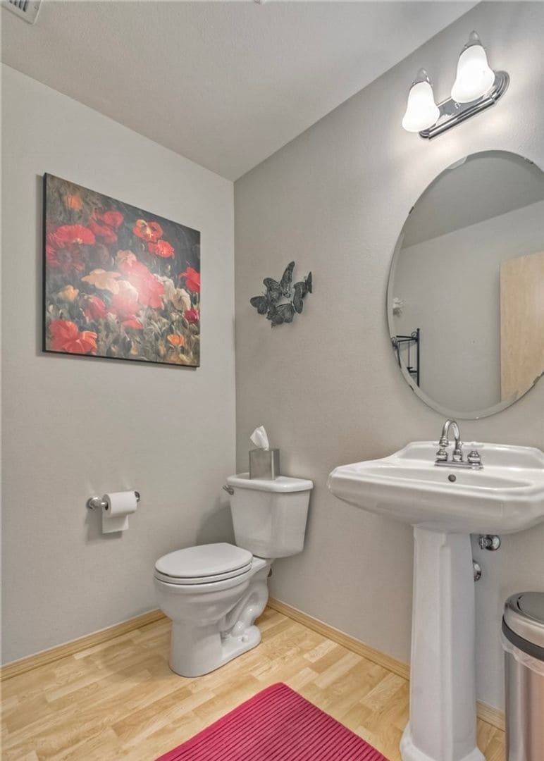 Building Photo - Beautiful Renton Home with A/C Available from now to 5/4/26