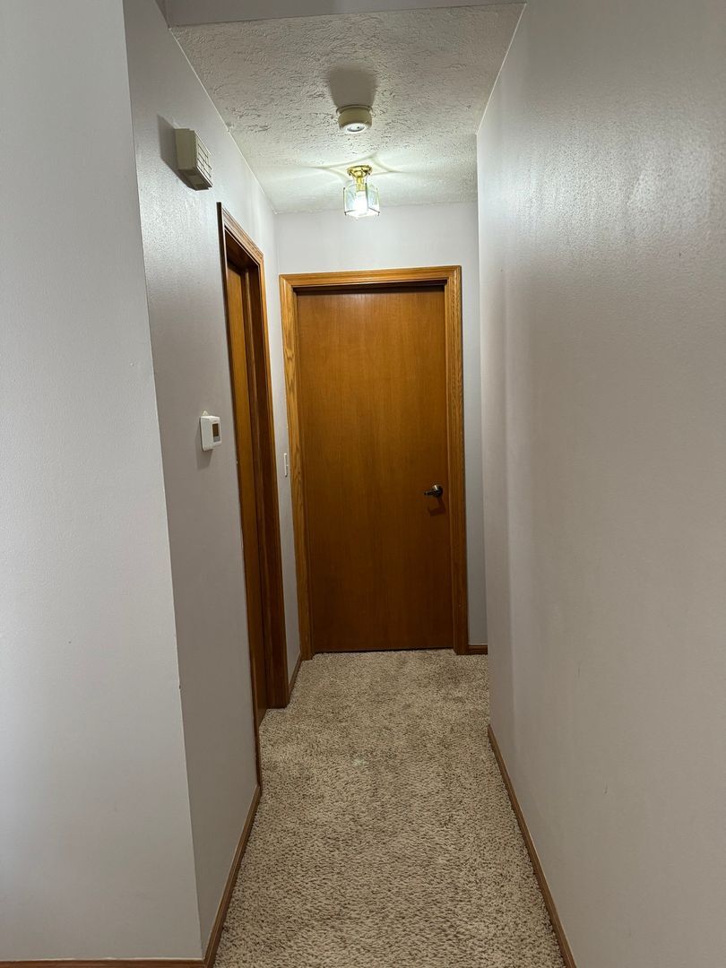 Building Photo - 6128 Garrett Ln