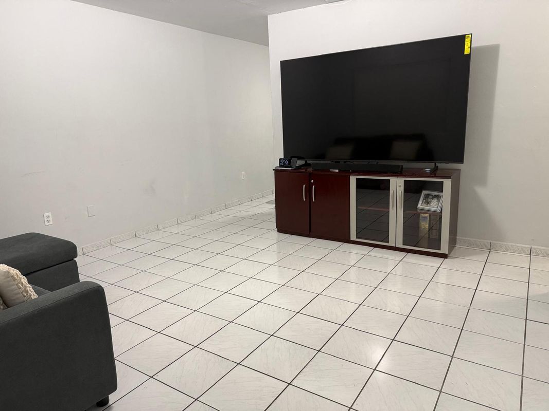 Building Photo - 2734 NW 16th Terrace