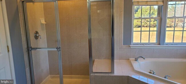 Building Photo - 15309 Lions Den Rd