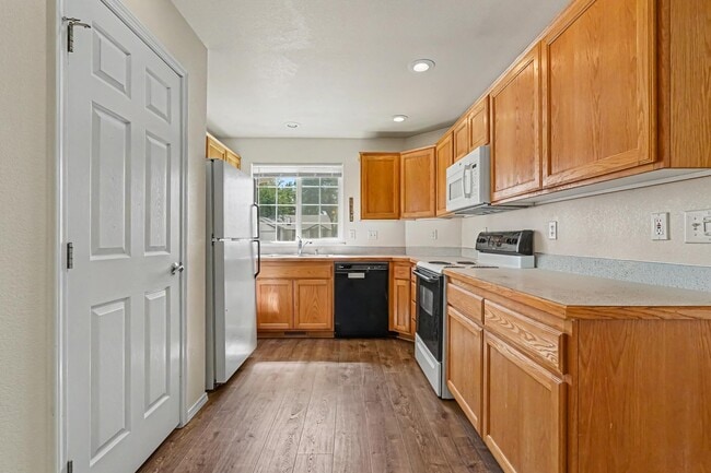 Building Photo - 2463 N Stone Pl