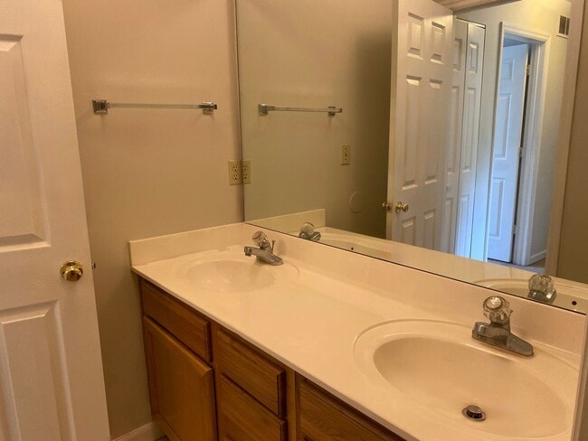 Building Photo - Now leasing for August 2026!