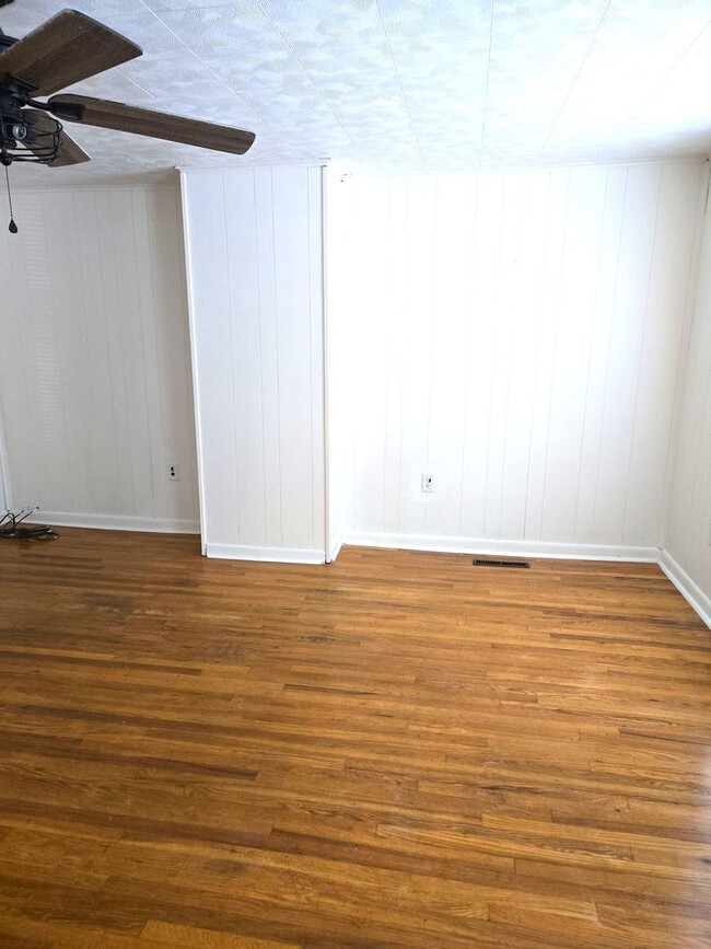 Building Photo - Spacious 3-bedroom single-family home in Chambersburg Borough