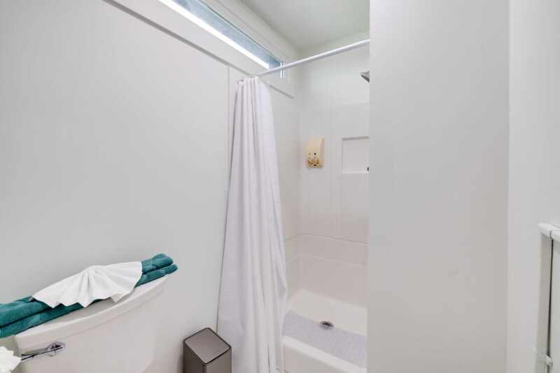 Building Photo - 414 S Holladay Dr