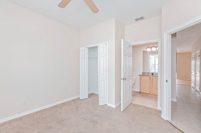 Building Photo - LEASING INCENTIVE!!!!!Gorgeous 3 Bed Townh...