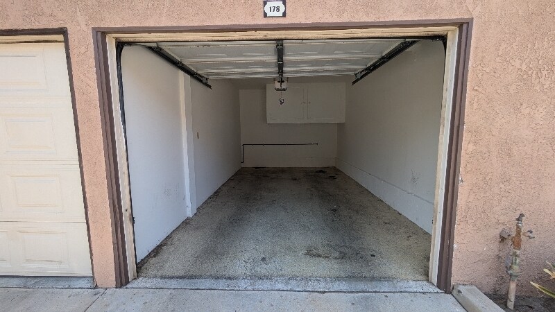 Building Photo - 768 La Tierra St