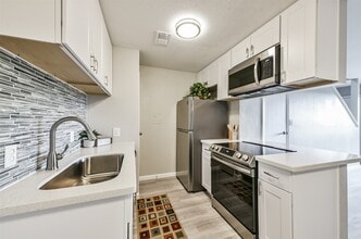 Building Photo - 2501 Gulf Fwy