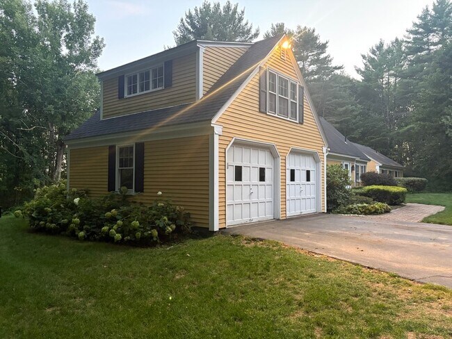 Building Photo - 172 Readfield Rd