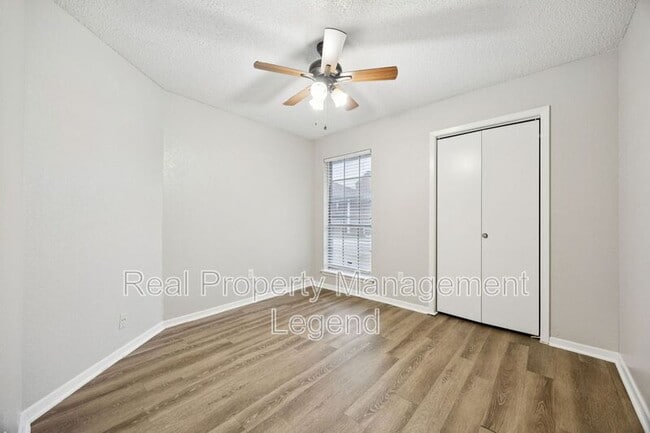 Building Photo - Hearthwood Ct 5633