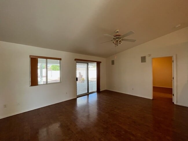 Building Photo - 3 Bedroom - 2 Bath Home