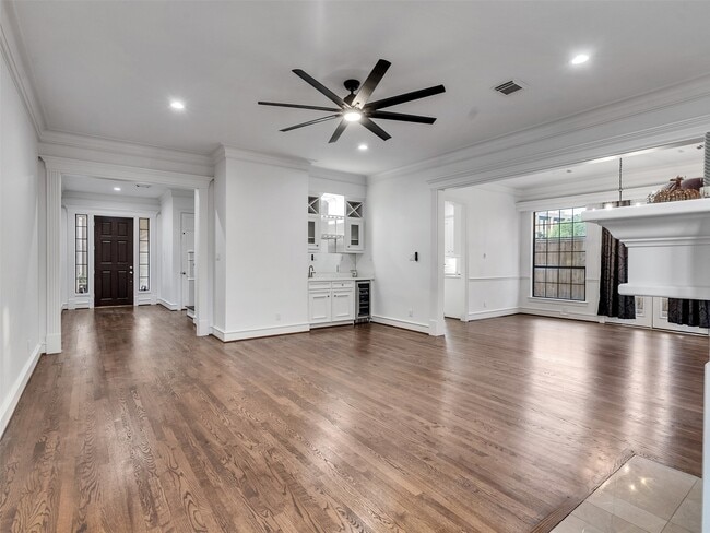 Building Photo - 2525 Nantucket Dr