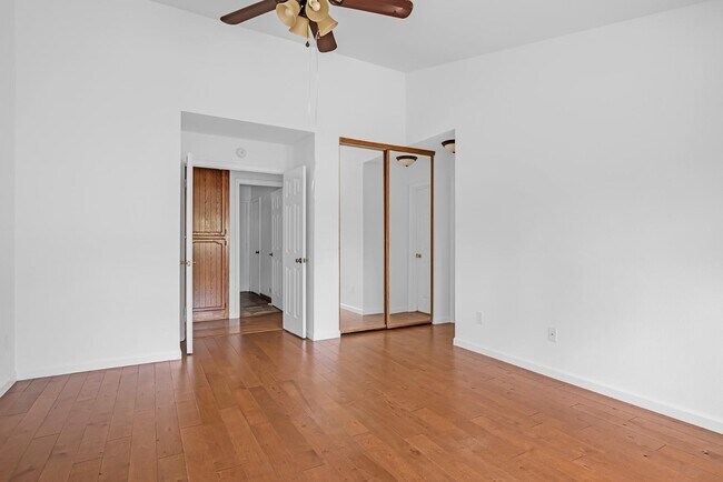 Building Photo - 100 Lippizan Dr