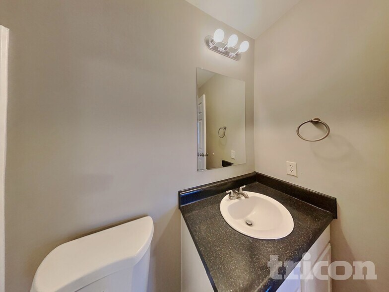 Building Photo - 15436 Dusty Trail