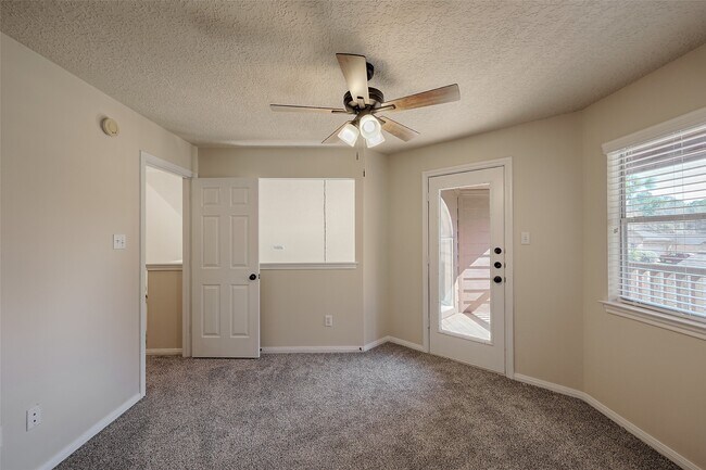 Building Photo - 1815 Tickner St