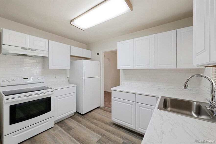Kitchen - 1994 Macon St