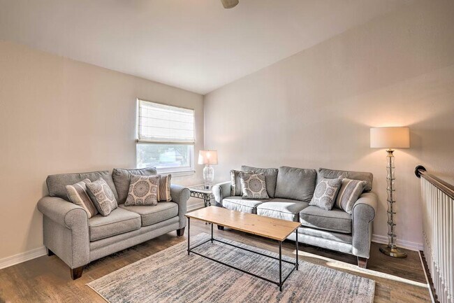 Building Photo - 4484 Cobia Dr SE