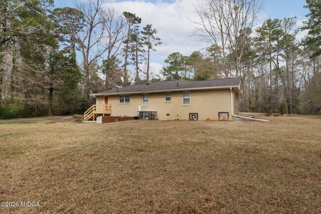 Building Photo - 1496 Wesleyan Dr