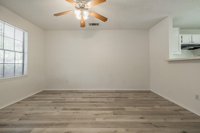 Building Photo - 11901 Swearingen Dr