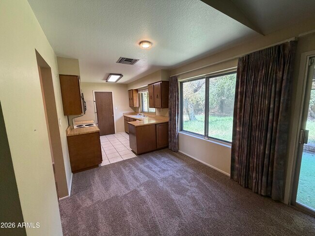 Building Photo - 1536 E Gemini Dr