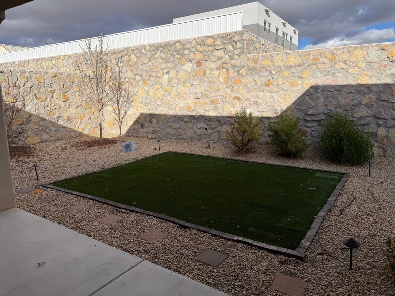 Building Photo - 3066 Don Buck Dr