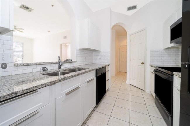 Building Photo - 6166 Stevenson Dr