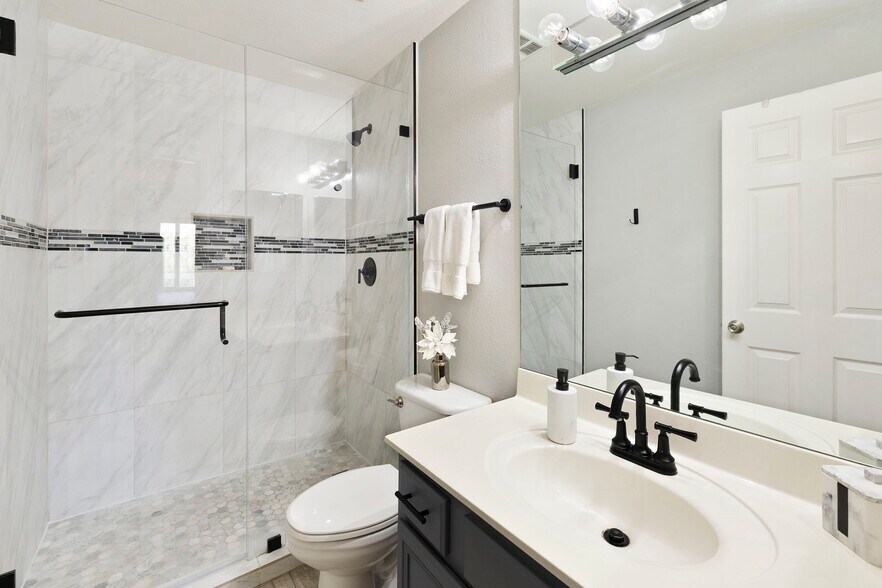 Building Photo - 4354 N 82nd St