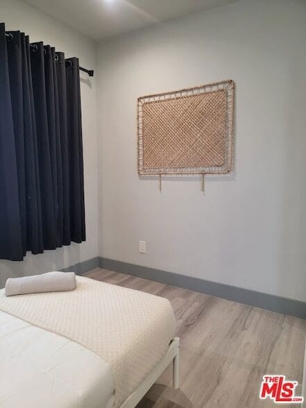 Building Photo - 1559 1/2 S Harvard Boulevard Unit