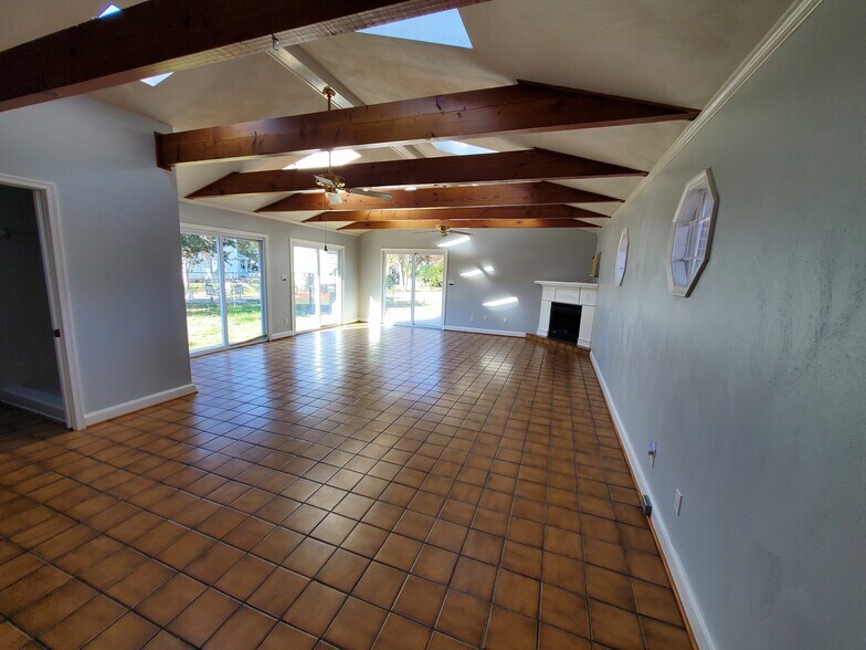 Building Photo - 5516 Lewis Rd