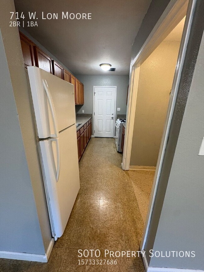 Building Photo - 714 Lon Moore St