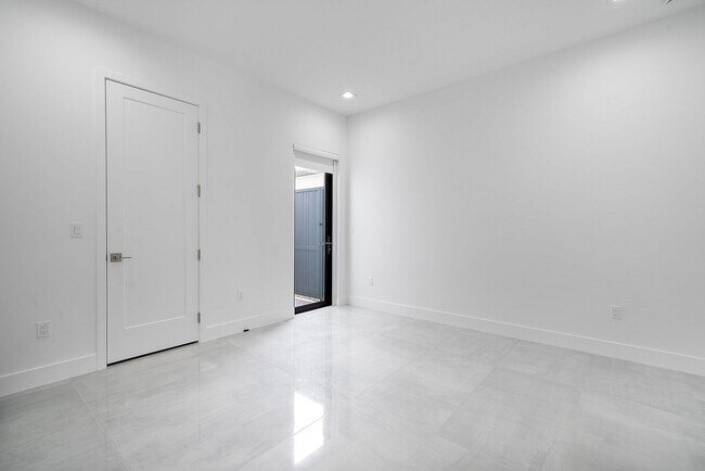 Building Photo - 8561 Crystal Downs Ave