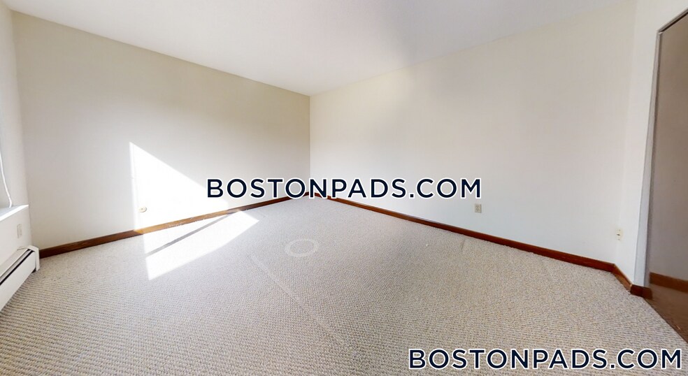 Building Photo - 376 Sunderland Rd